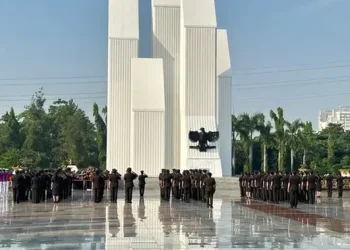 Jenazah Mantan Panglima TNI Widodo AS Dimakamkan di TMP Kalibata