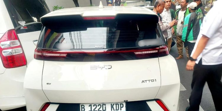 Kronologi Kecelakaan Beruntun 4 Mobil dan Ojol di Jaksel