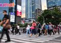 Turunkan Tingkat, Ketika Masyarakat Mencari Cara untuk Bertahan Hidup