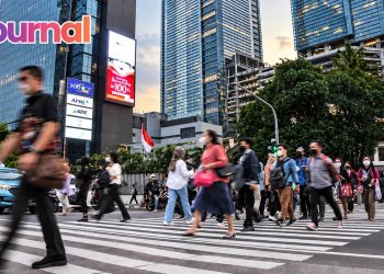 Turunkan Tingkat, Ketika Masyarakat Mencari Cara untuk Bertahan Hidup