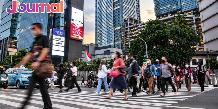 Turunkan Tingkat, Ketika Masyarakat Mencari Cara untuk Bertahan Hidup