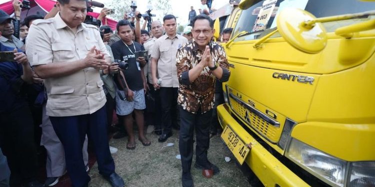 Mendagri dan Menteri PKP Luncurkan 125 Truk Program Gentengisasi