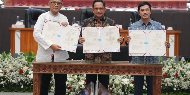 Tito Teken Digitalisasi Layanan Haji Berbasis Data Kependudukan