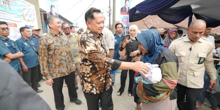 Dukung Program Prioritas, Cek Program Bedah Rumah di Purwakarta