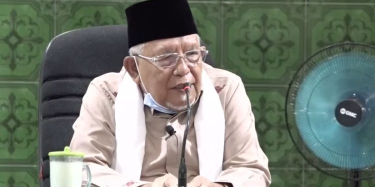 Pengasuh Ponpes Daarul Rahman KH Syukron Ma’mun Tutup Usia