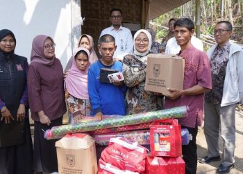 Keluarga Prasejahtera di Buayan Menerima Bantuan untuk Membangun Rumah Pasca Kebakaran