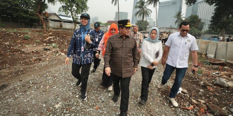 Normalisasi Kali Mampang Jelang Musim Hujan oleh Gubernur DKI Jakarta