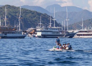 Gelombang 2,5 Meter Ancam Perairan Komodo, KSOP Identifikasi 10 Titik Rawan