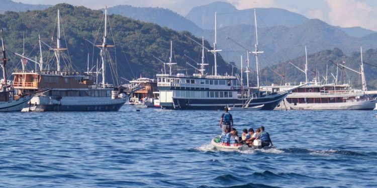 Gelombang 2,5 Meter Ancam Perairan Komodo, KSOP Identifikasi 10 Titik Rawan